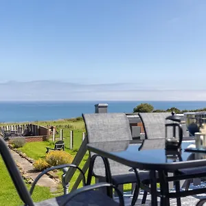 Ammonite - Coastal Retreat With Sea Views Holiday home
